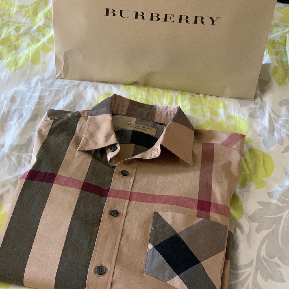 100% AUTHENTIC Men’s Burberry shirt
